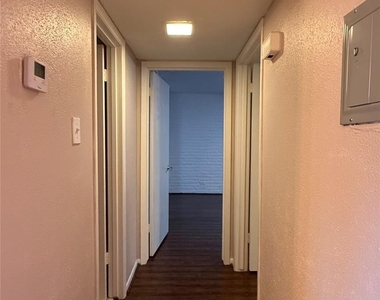 2744 Briarhurst Drive - Photo Thumbnail 9