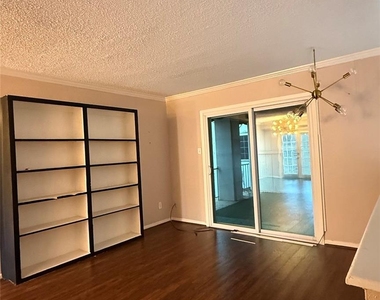 2744 Briarhurst Drive - Photo Thumbnail 6