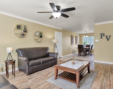 125 Pine Street - Photo Thumbnail 16