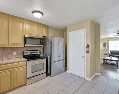 125 Pine Street - Photo Thumbnail 22
