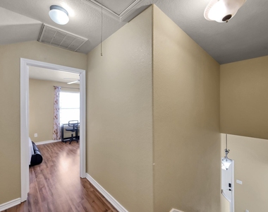125 Pine Street - Photo Thumbnail 32