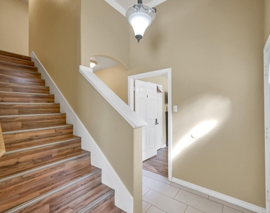 125 Pine Street - Photo Thumbnail 7