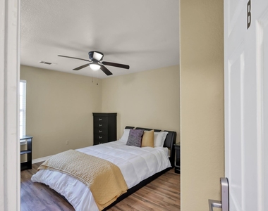 125 Pine Street - Photo Thumbnail 35