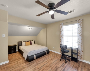 125 Pine Street - Photo Thumbnail 36