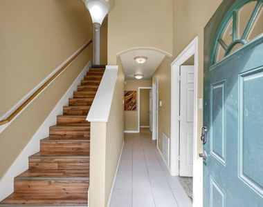 125 Pine Street - Photo Thumbnail 6