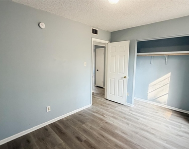 111 S Drew Avenue - Photo Thumbnail 7