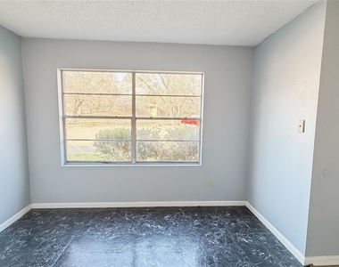 111 S Drew Avenue - Photo Thumbnail 2