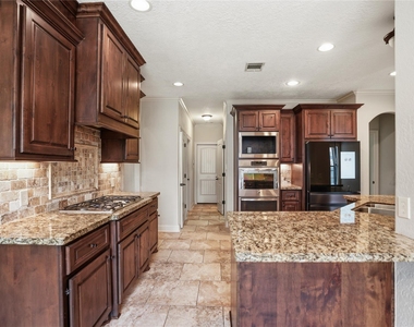536 Stephen F Austin Drive - Photo Thumbnail 14