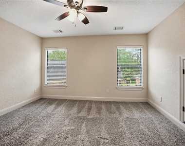 536 Stephen F Austin Drive - Photo Thumbnail 35