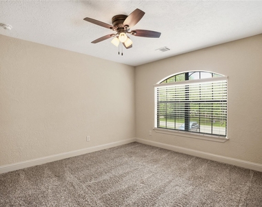 536 Stephen F Austin Drive - Photo Thumbnail 24
