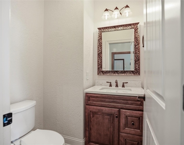 536 Stephen F Austin Drive - Photo Thumbnail 32