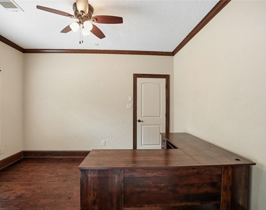 536 Stephen F Austin Drive - Photo Thumbnail 5