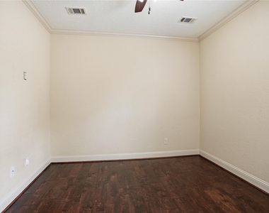536 Stephen F Austin Drive - Photo Thumbnail 34