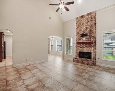 536 Stephen F Austin Drive - Photo Thumbnail 6