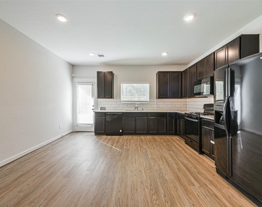 16911 Lagos Lane - Photo Thumbnail 14
