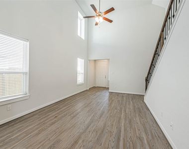 16911 Lagos Lane - Photo Thumbnail 12