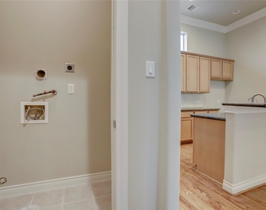 9133 Creekstone Lake Drive - Photo Thumbnail 14