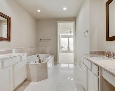 9133 Creekstone Lake Drive - Photo Thumbnail 18