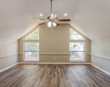 6031 Spring Creek Lane - Photo Thumbnail 8