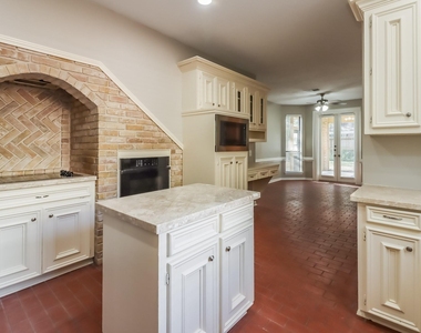 6031 Spring Creek Lane - Photo Thumbnail 6