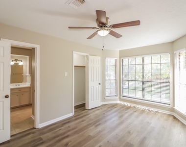 6031 Spring Creek Lane - Photo Thumbnail 9