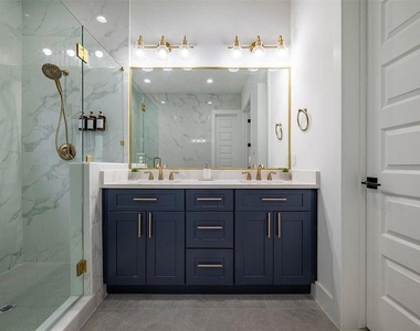 1305 E 27th Street - Photo Thumbnail 13