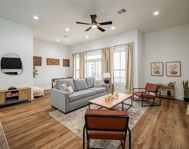 1305 E 27th Street - Photo Thumbnail 9