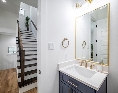 1305 E 27th Street - Photo Thumbnail 21