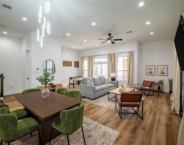 1305 E 27th Street - Photo Thumbnail 5