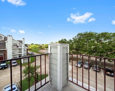 10630 Westbrae Parkway - Photo Thumbnail 12