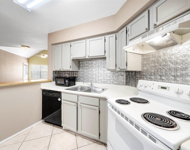 10630 Westbrae Parkway - Photo Thumbnail 1