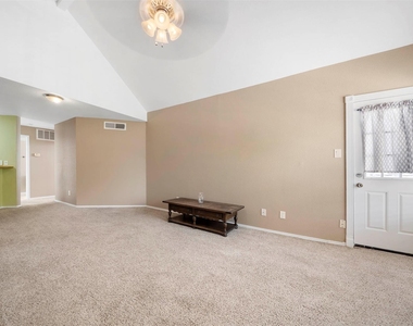 10630 Westbrae Parkway - Photo Thumbnail 5
