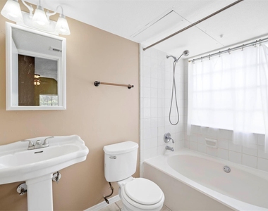 10630 Westbrae Parkway - Photo Thumbnail 10