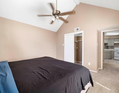 10630 Westbrae Parkway - Photo Thumbnail 8