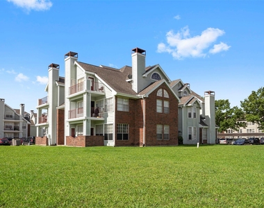 10630 Westbrae Parkway - Photo Thumbnail 14