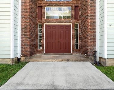 10630 Westbrae Parkway - Photo Thumbnail 15