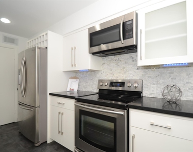 5524 Beverlyhill Street - Photo Thumbnail 9