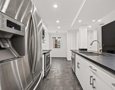 5524 Beverlyhill Street - Photo Thumbnail 23