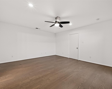 5524 Beverlyhill Street - Photo Thumbnail 44