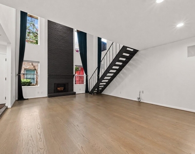 5524 Beverlyhill Street - Photo Thumbnail 7