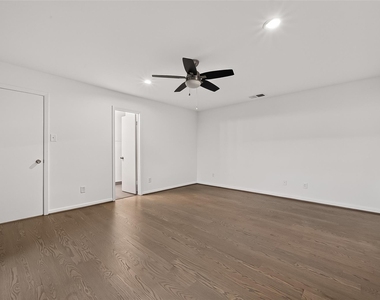 5524 Beverlyhill Street - Photo Thumbnail 38