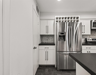 5524 Beverlyhill Street - Photo Thumbnail 25