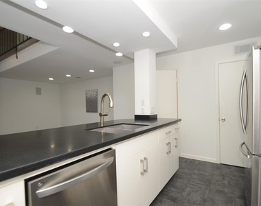 5524 Beverlyhill Street - Photo Thumbnail 10