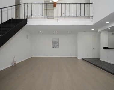 5524 Beverlyhill Street - Photo Thumbnail 3