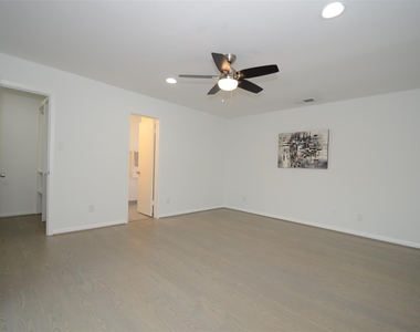 5524 Beverlyhill Street - Photo Thumbnail 21