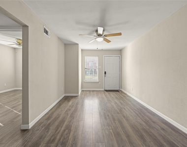 2803 Cleburne Street - Photo Thumbnail 7