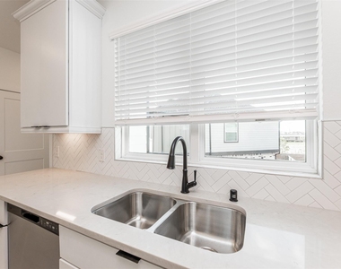 15131 Colorado Bend Park Drive - Photo Thumbnail 16
