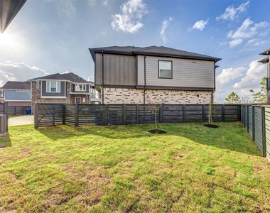 15131 Colorado Bend Park Drive - Photo Thumbnail 4
