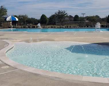 2814 Silver Point Lane - Photo Thumbnail 8
