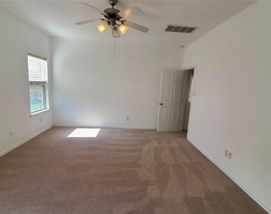 2814 Silver Point Lane - Photo Thumbnail 19